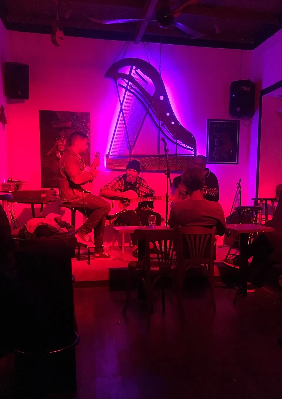 A live band playing in a Mindelo music café