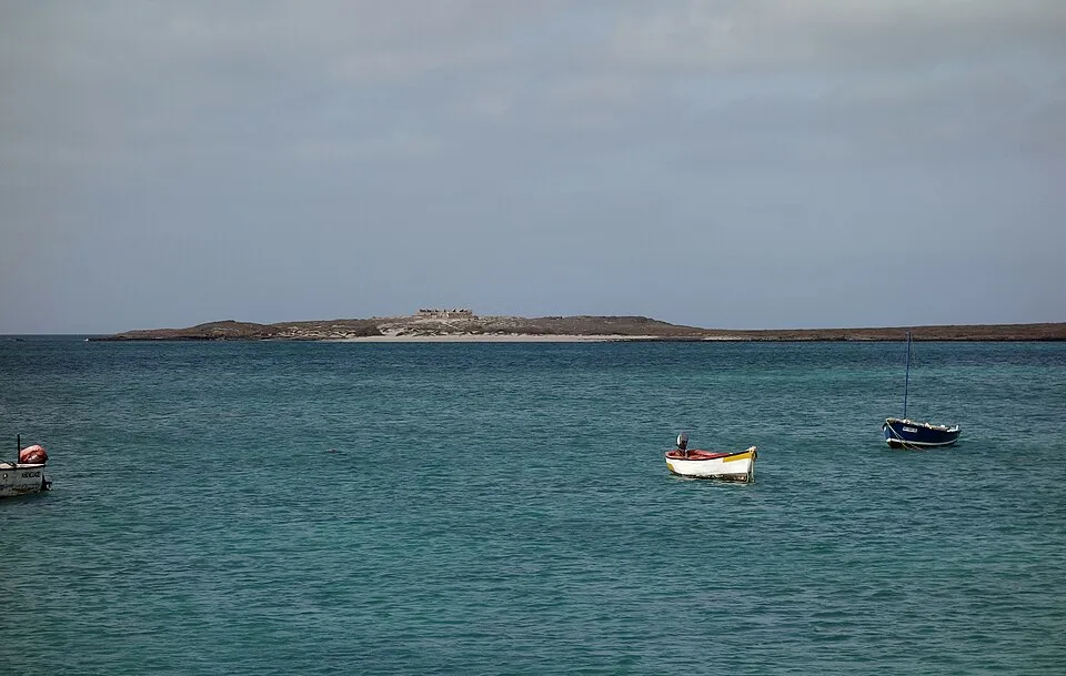 The low islet off Sal Rei