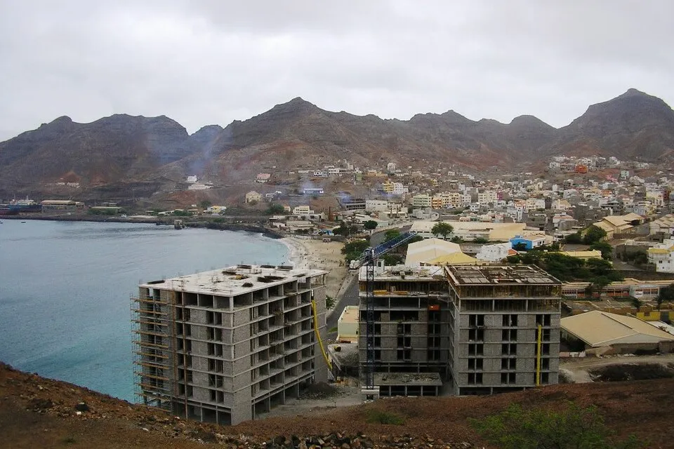 Laginha beach with Mindelo behind