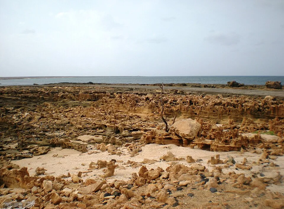 Rock pools on Murdeira bay