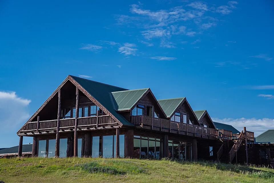 Hótel Rangá lodge in summer