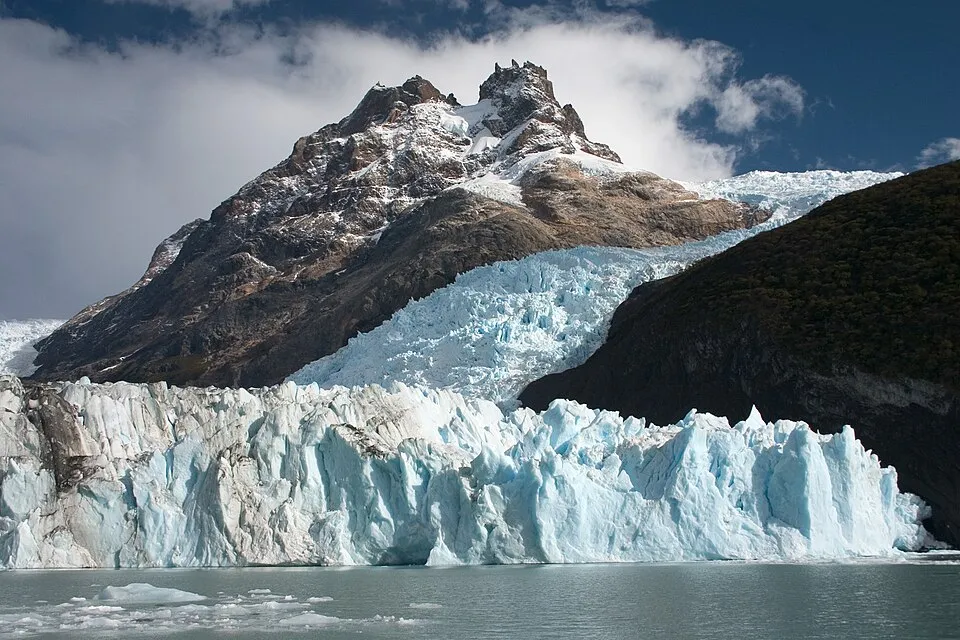 The Spegazzini glacier front from the lake