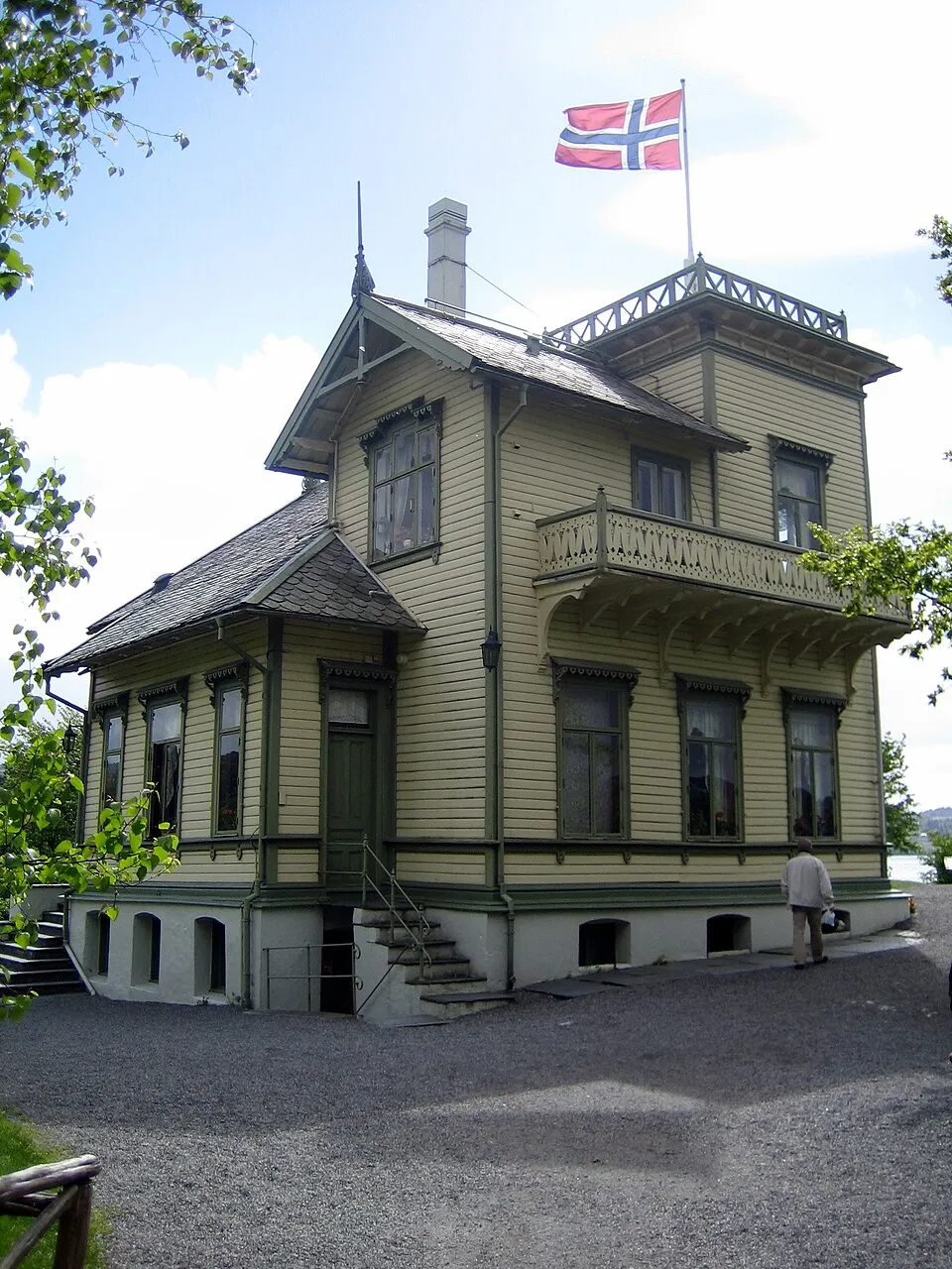 Grieg’s yellow wooden villa